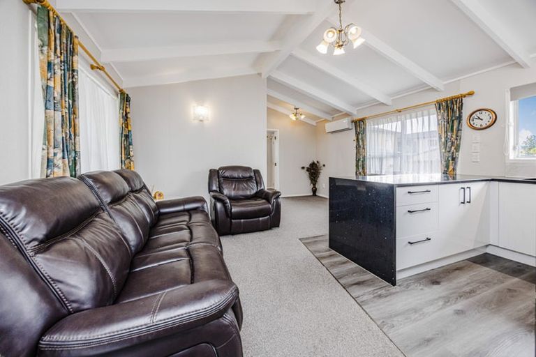 Photo of property in 2/40 Laurie Avenue, Papakura, 2110