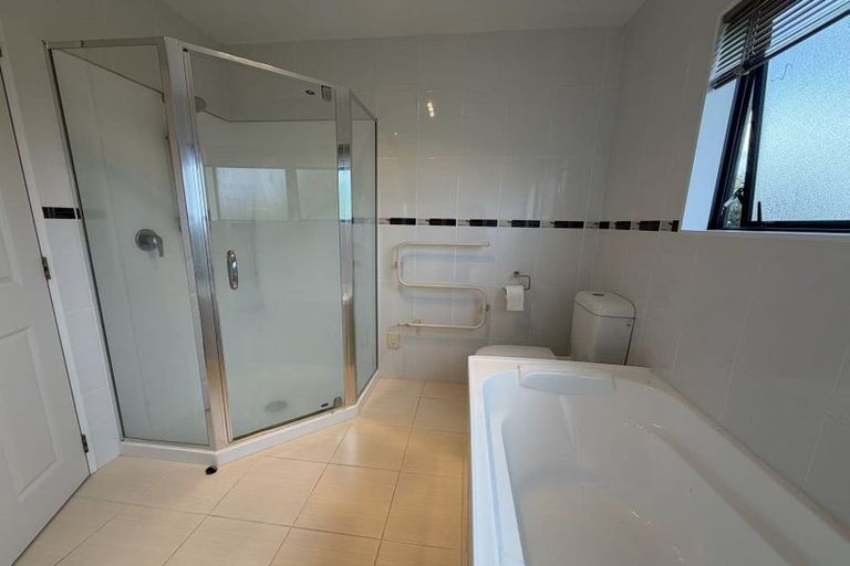 Photo of property in 133a Redoubt Road, Goodwood Heights, Auckland, 2105