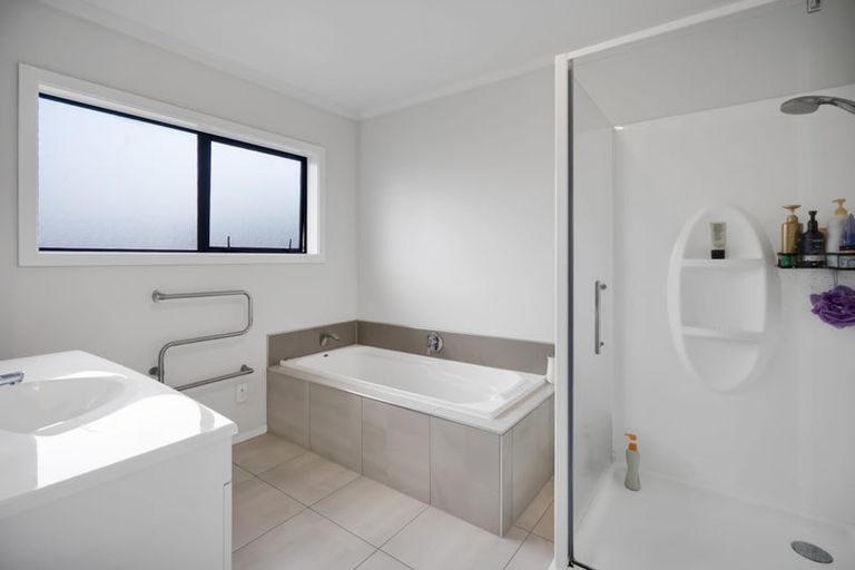 Photo of property in 37 Dillon Drive, Bell Block, New Plymouth, 4312