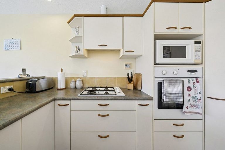 Photo of property in 21 Kotuku Drive, Paraparaumu Beach, Paraparaumu, 5032