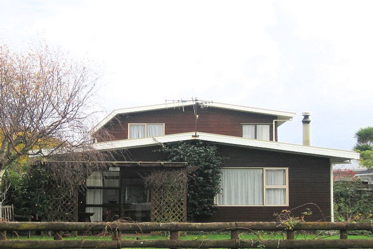 Photo of property in 85 Eatwell Avenue, Paraparaumu Beach, Paraparaumu, 5032