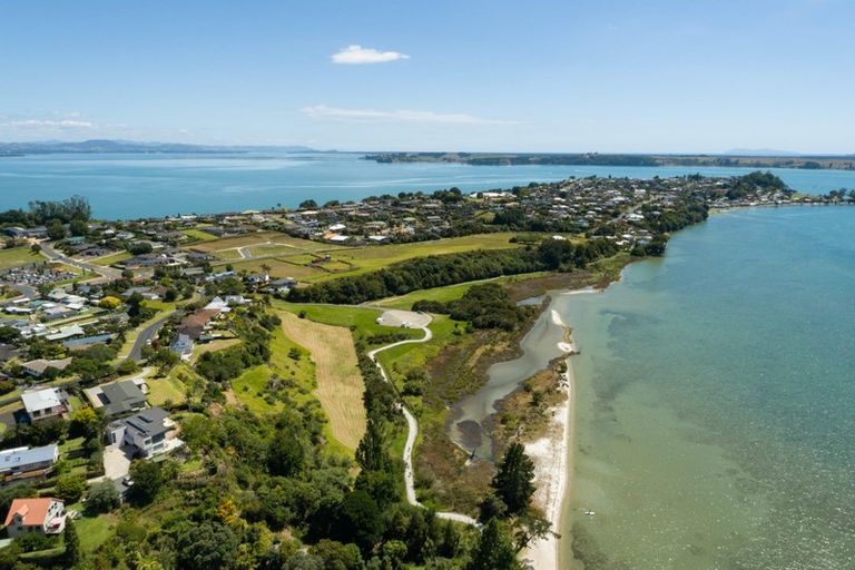 Photo of property in 11 Margaret Drive, Omokoroa, 3114