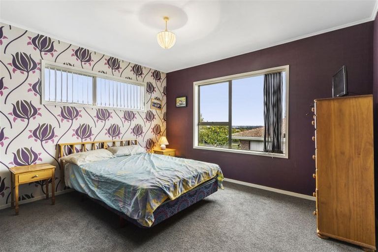 Photo of property in 1/15 Gwenand Place, Botany Downs, Auckland, 2010