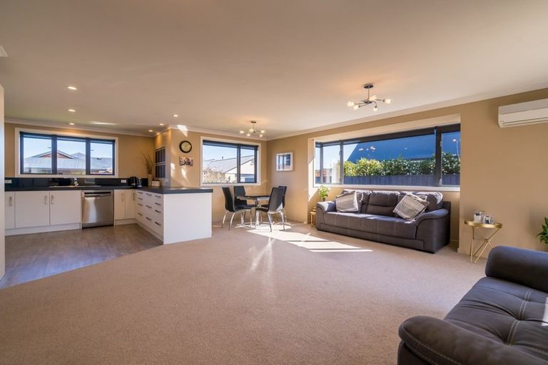 Photo of property in 10 Kura Place, Mosgiel, 9024