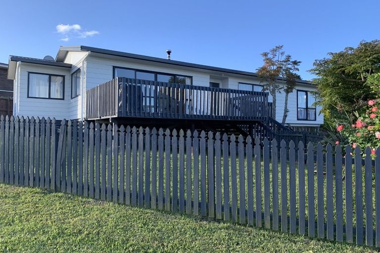 Photo of property in 78 West Harbour Drive, West Harbour, Auckland, 0618