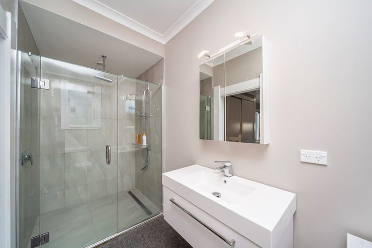 Photo of property in 19 Burns Street, Hawera, 4610