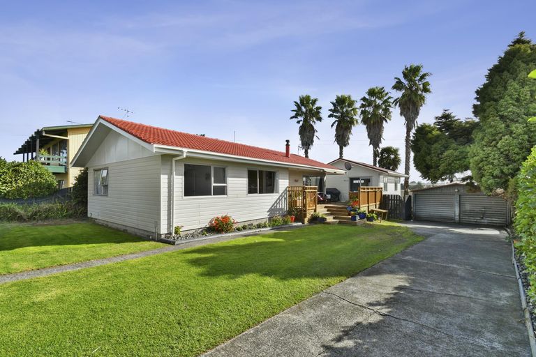 Photo of property in 44 Challen Close, Conifer Grove, Takanini, 2112