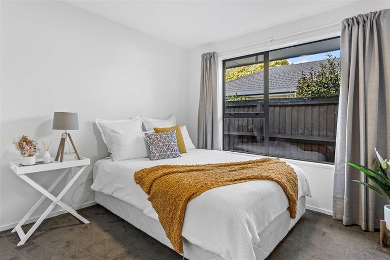 Photo of property in 1/14 Innisfree Place, Northwood, Christchurch, 8051