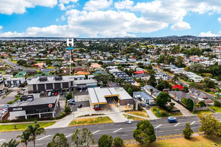 Photo of property in 11/4161 Great North Road, Glen Eden, Auckland, 0602