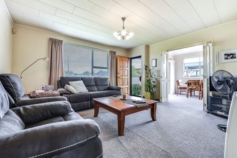 Photo of property in 1 Poaka Avenue, Dinsdale, Hamilton, 3204