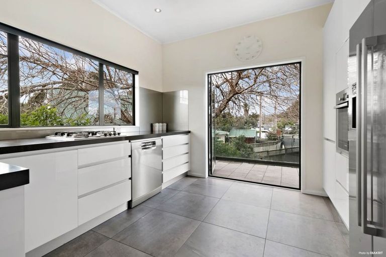 Photo of property in 86 Ladies Mile, Manly, Whangaparaoa, 0930