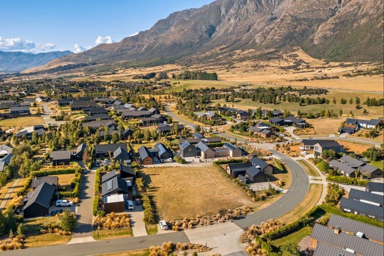 Photo of property in 24 Jacks Point Rise, Jacks Point, Queenstown, 9371