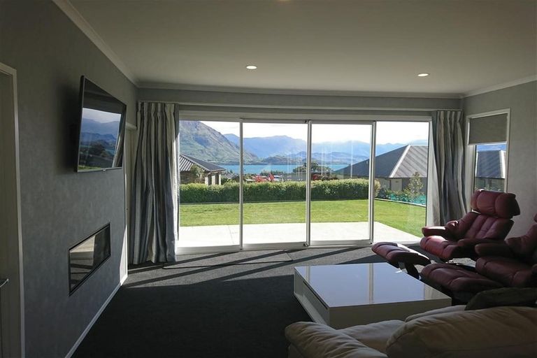 Photo of property in 71 Rata Street, Wanaka, 9305
