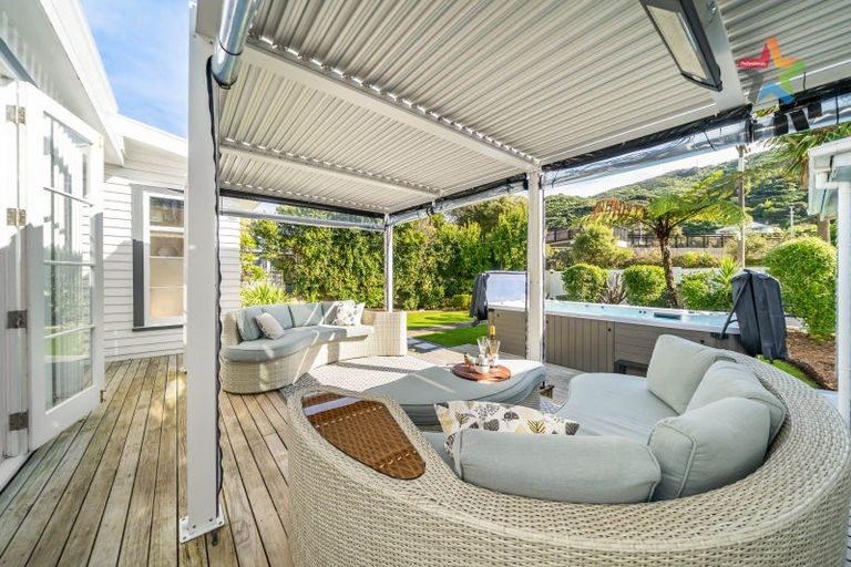 Photo of property in 10 Golf Road, Manor Park, Lower Hutt, 5019