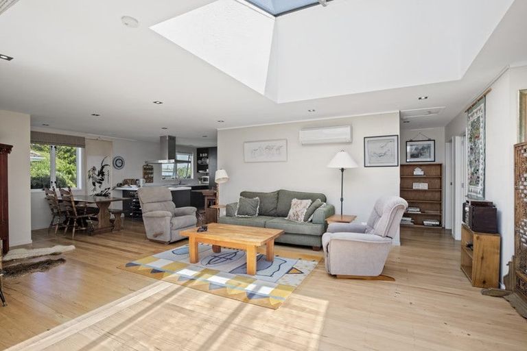 Photo of property in 867 East Coast Road, Kaiaua, Miranda, 2473