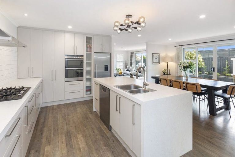 Photo of property in 28 Holiday Drive, Mairehau, Christchurch, 8052