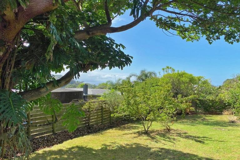 Photo of property in 9 Hauraki Road, Leigh, 0985