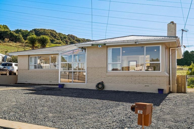 Photo of property in 35 Stephen Street, Halfway Bush, Dunedin, 9010