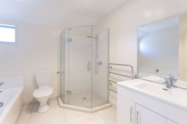 Photo of property in 94a Packe Street, Edgeware, Christchurch, 8013