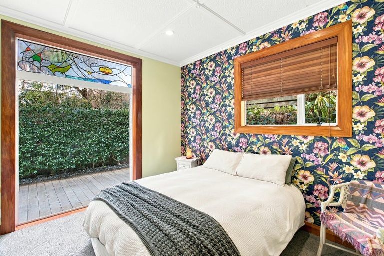 Photo of property in 42 Octavius Place, New Plymouth, 4312