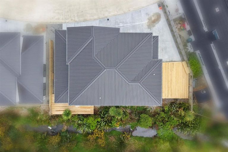 Photo of property in 5 Pihipihi Way, Crofton Downs, Wellington, 6035