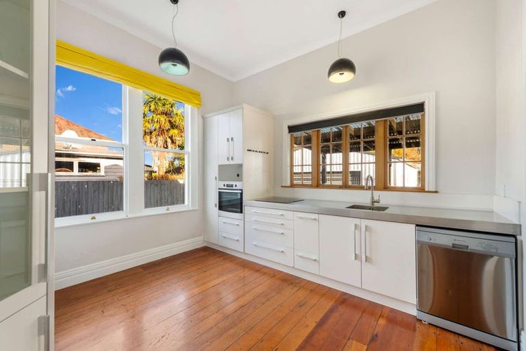 Photo of property in 11 Hurworth Place, College Estate, Whanganui, 4500