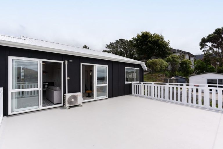 Photo of property in 17a The Drive, Tawa, Wellington, 5028