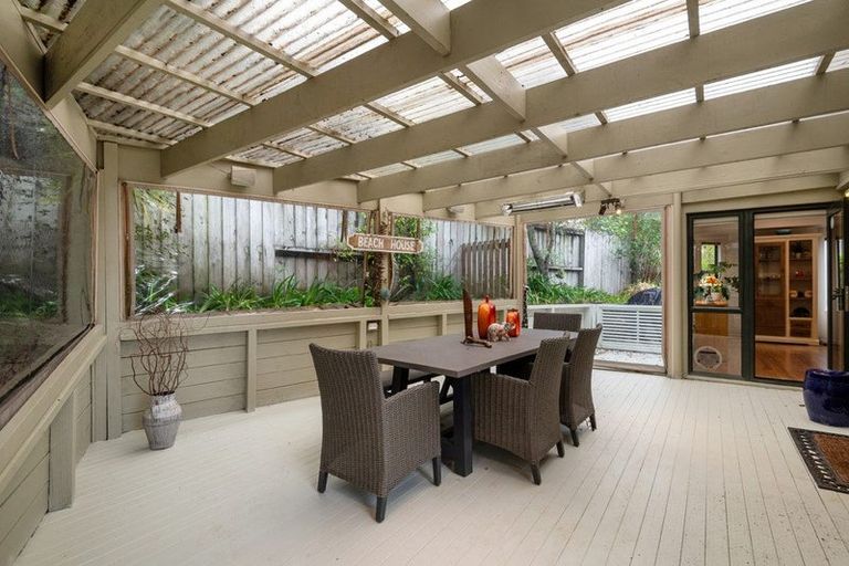 Photo of property in 2/8 Bundoran Way, Pinehill, Auckland, 0632