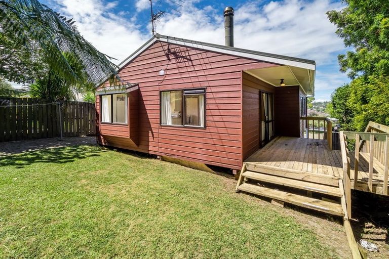 Photo of property in 1/25 Heathglen Place, Bayview, Auckland, 0629