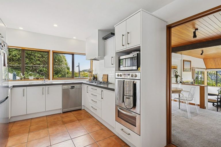 Photo of property in 50 Amapur Drive, Khandallah, Wellington, 6035