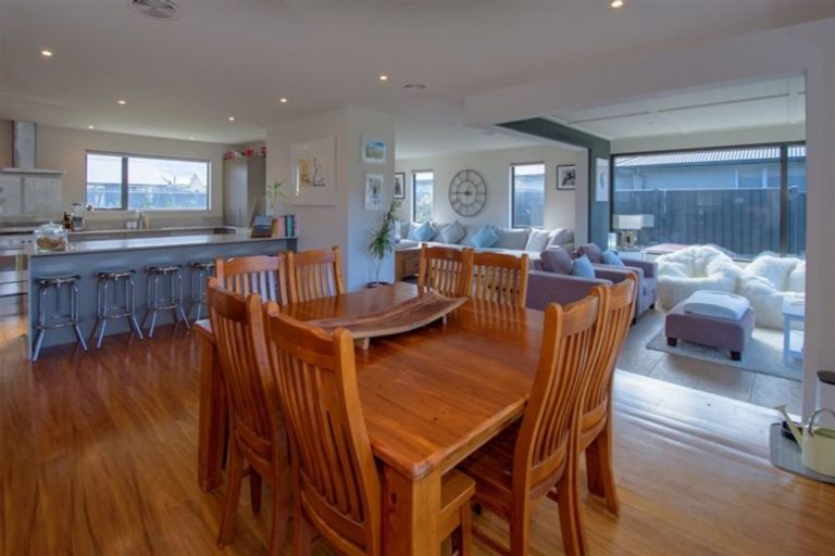 Photo of property in 21 De Bettencor Place, Mount Pisa, Cromwell, 9383