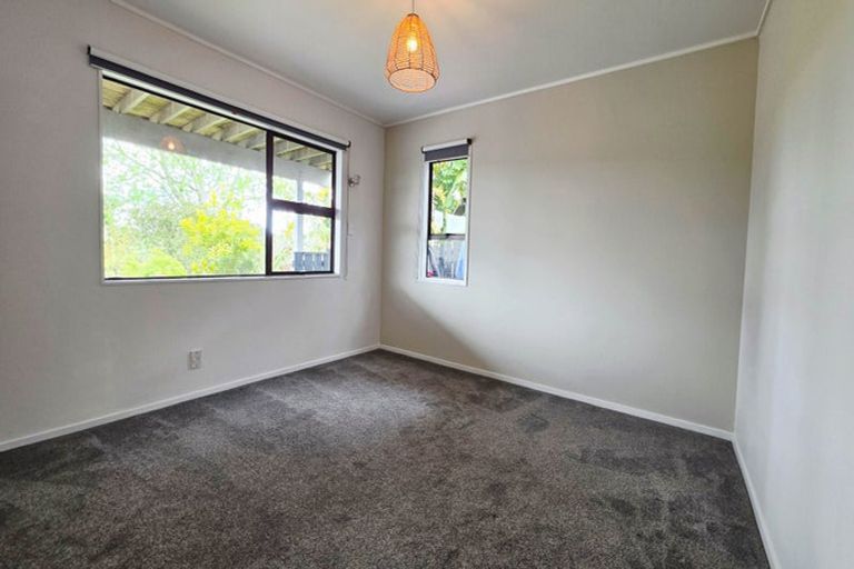 Photo of property in 25a Bay Street, Red Beach, 0932