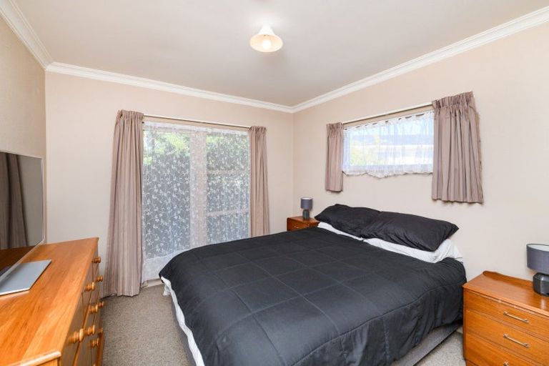 Photo of property in 2a Lowestoft Place, West End, Palmerston North, 4412