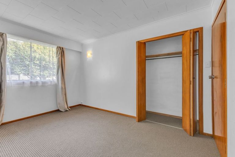 Photo of property in 50 Seaview Road, Marfell, New Plymouth, 4310