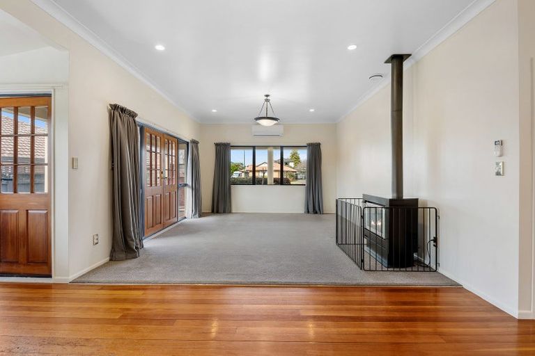 Photo of property in 31 Hoyte Place, Pukehangi, Rotorua, 3015