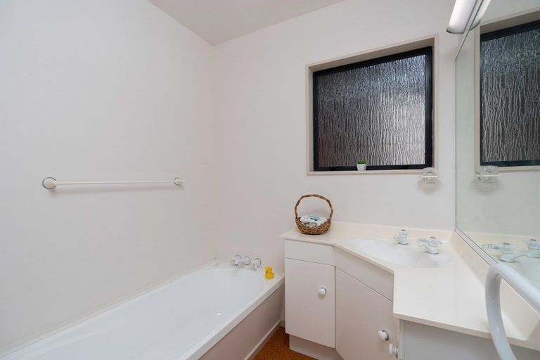 Photo of property in 45 Takapu Road, Manakau, Levin, 5573