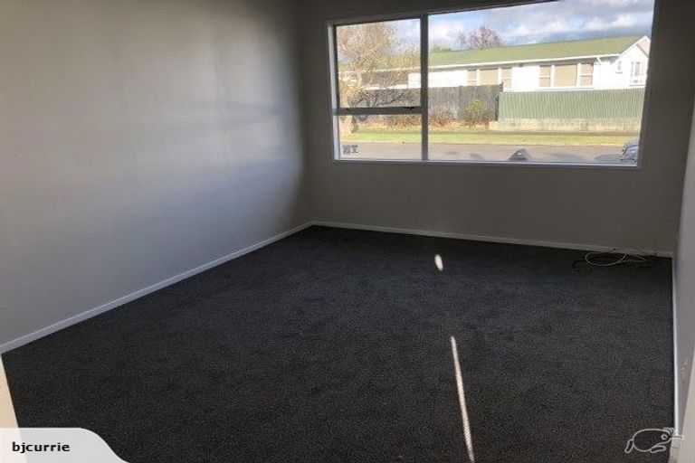 Photo of property in 12-14 Hinau Place, Cloverlea, Palmerston North, 4412