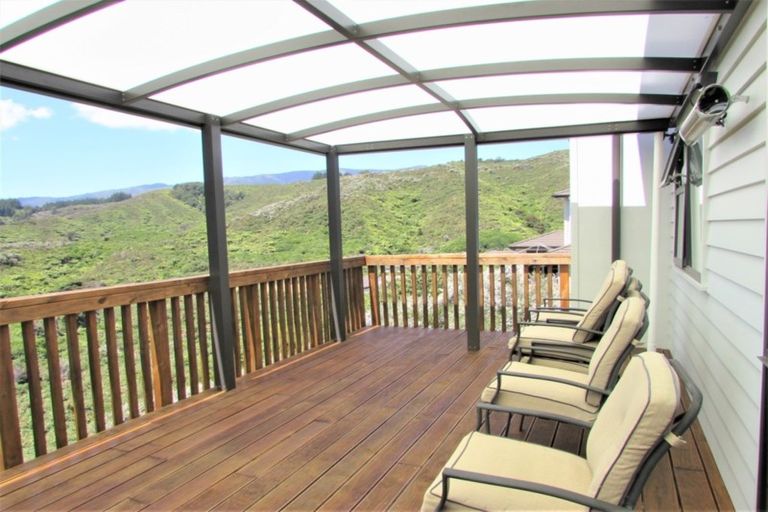 Photo of property in 23 King Charles Drive, Kingsley Heights, Upper Hutt, 5018