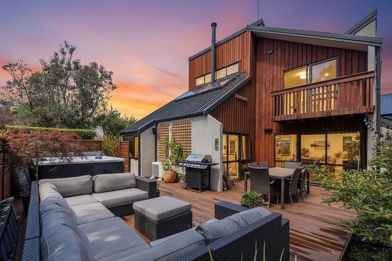 Photo of property in 2 Holmcroft Court, Cracroft, Christchurch, 8022