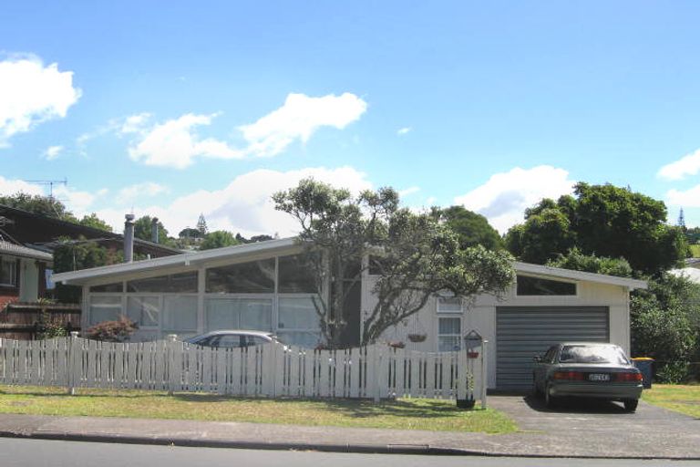 Photo of property in 26 Bentley Avenue, Glenfield, Auckland, 0629