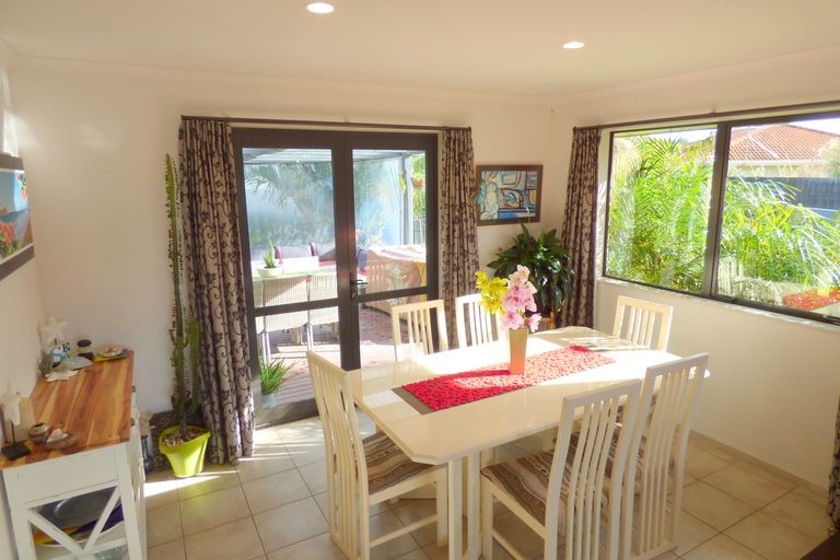 Photo of property in 16 Halyard Loop, Haruru, 0204