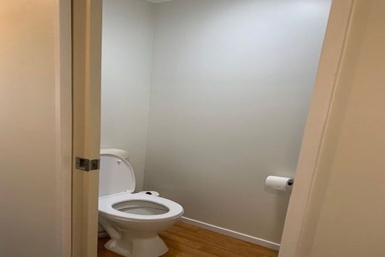 Photo of property in 3/17 Harbour View Road, Te Atatu Peninsula, Auckland, 0610