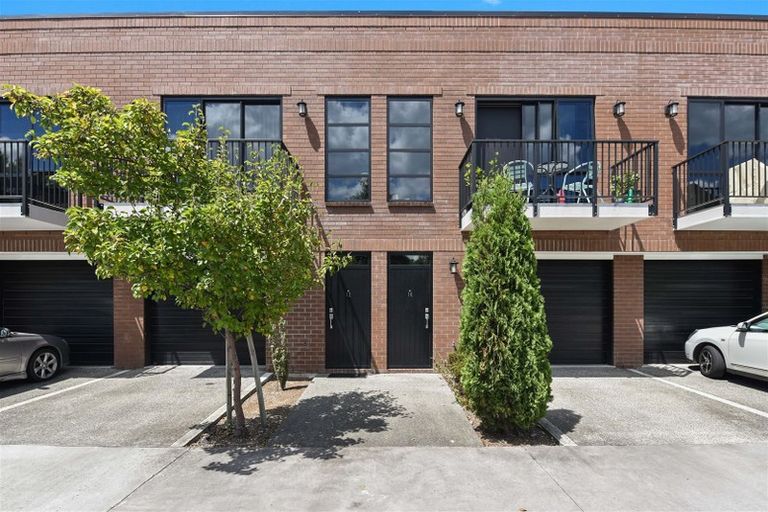 Photo of property in 14 Village Quarter Lane, Frankton, Hamilton, 3204