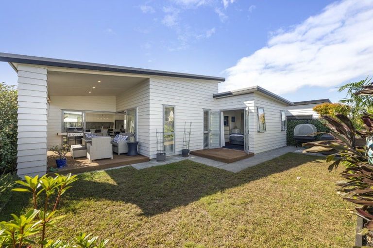 Photo of property in 10 Pimelea Street, Papamoa Beach, Papamoa, 3118