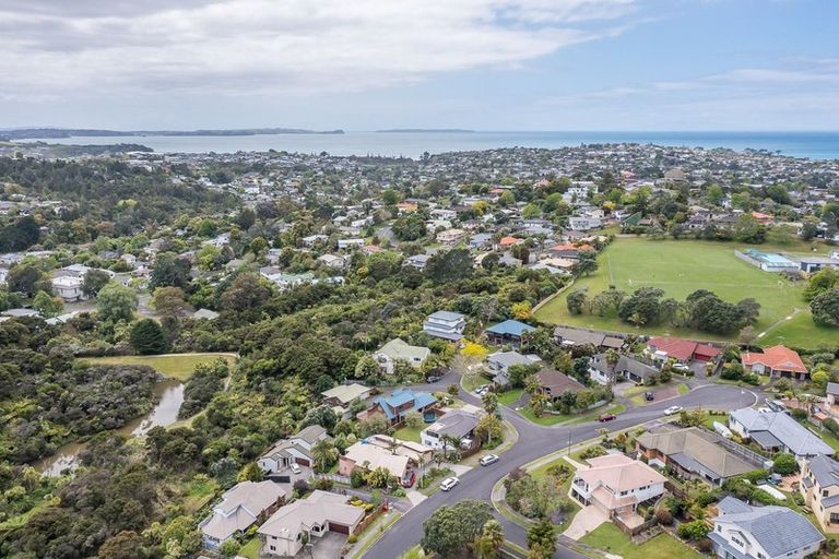 Photo of property in 2 Mizen Court, Torbay, Auckland, 0630