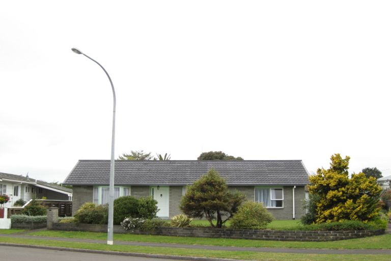 Photo of property in 21 Trimble Place, Bell Block, New Plymouth, 4312