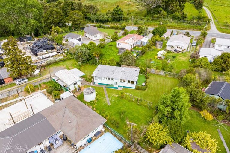Photo of property in 8 Depot Road, Paparoa, 0571