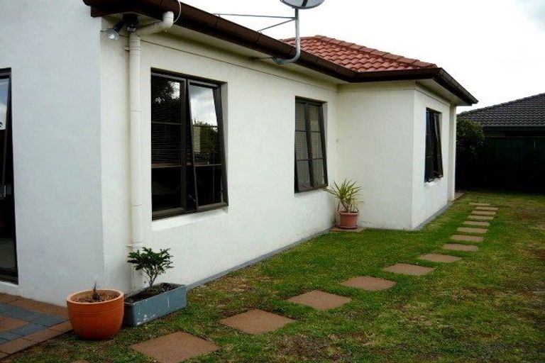 Photo of property in 27 Seneca Court, Golflands, Auckland, 2013