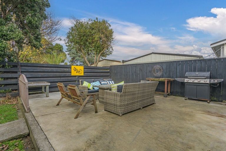 Photo of property in 22 Motuoapa Place, Kelvin Grove, Palmerston North, 4414