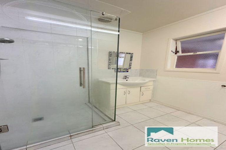 Photo of property in 14 Duncan Avenue, Te Atatu South, Auckland, 0610